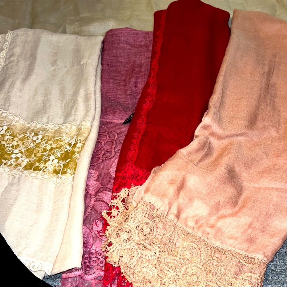 Lot of four scarfs ❤️💙🌸🌺👛SHOWN 🌸🌹💙💙💙💙💖💓🧡HIJAB💙💜❤️Ot fashion